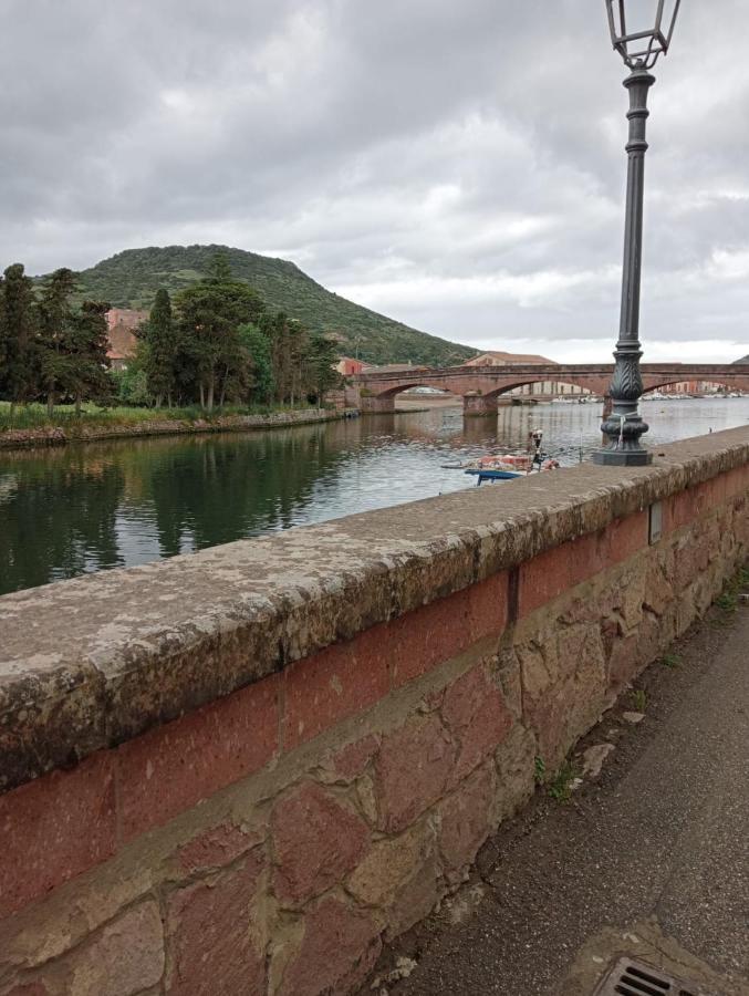 Casa Tildepino Davanti Al Fiume Temo Locazione Turistica Боза Екстериор снимка
